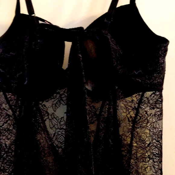 Black Lace Chemise - Picture 4 of 7